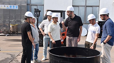 意大利混合機(jī)客戶噴涂驗(yàn)收